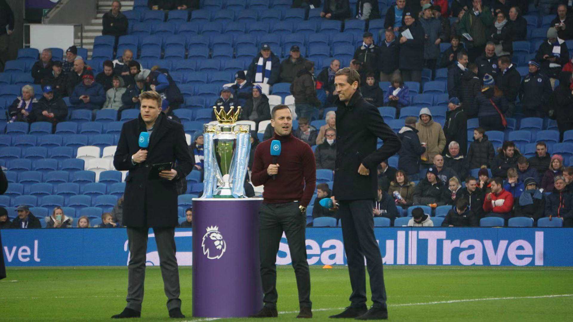 他鼓励每位 他鼓励每位